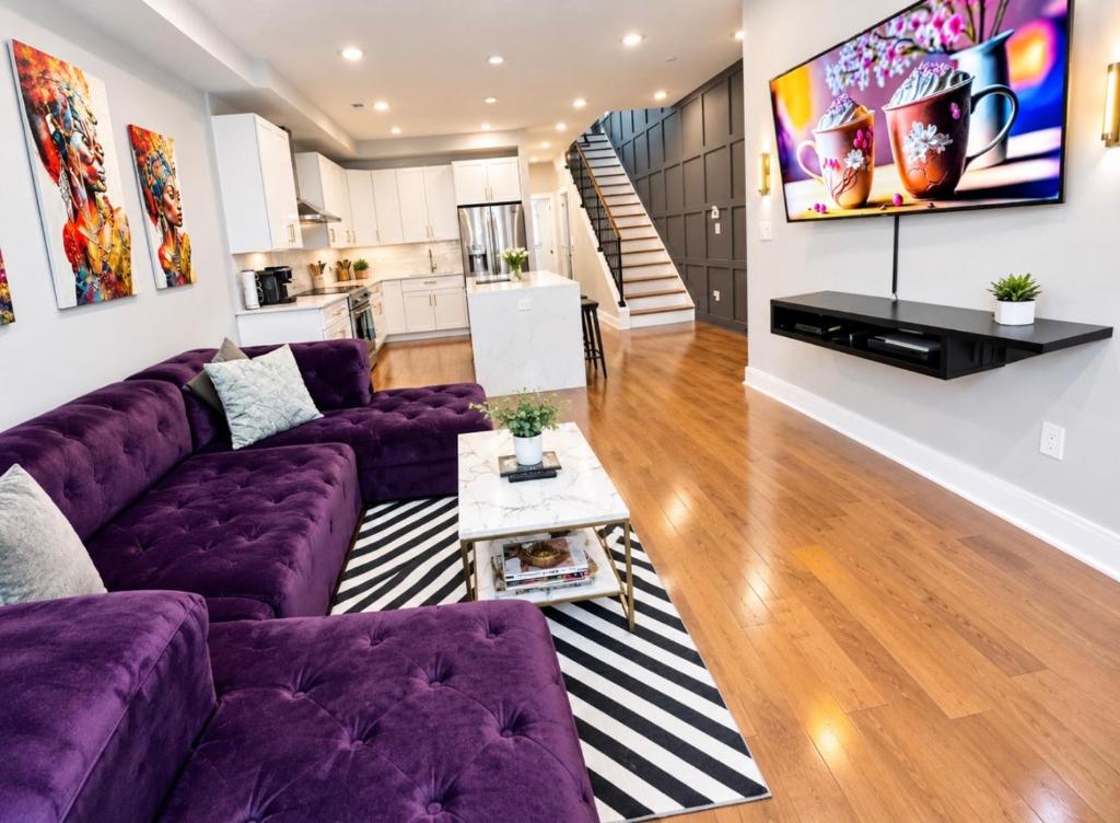 3BDR Penthouse with Rooftop TV Monument View and Parking Room Type - Three-Bedroom Home