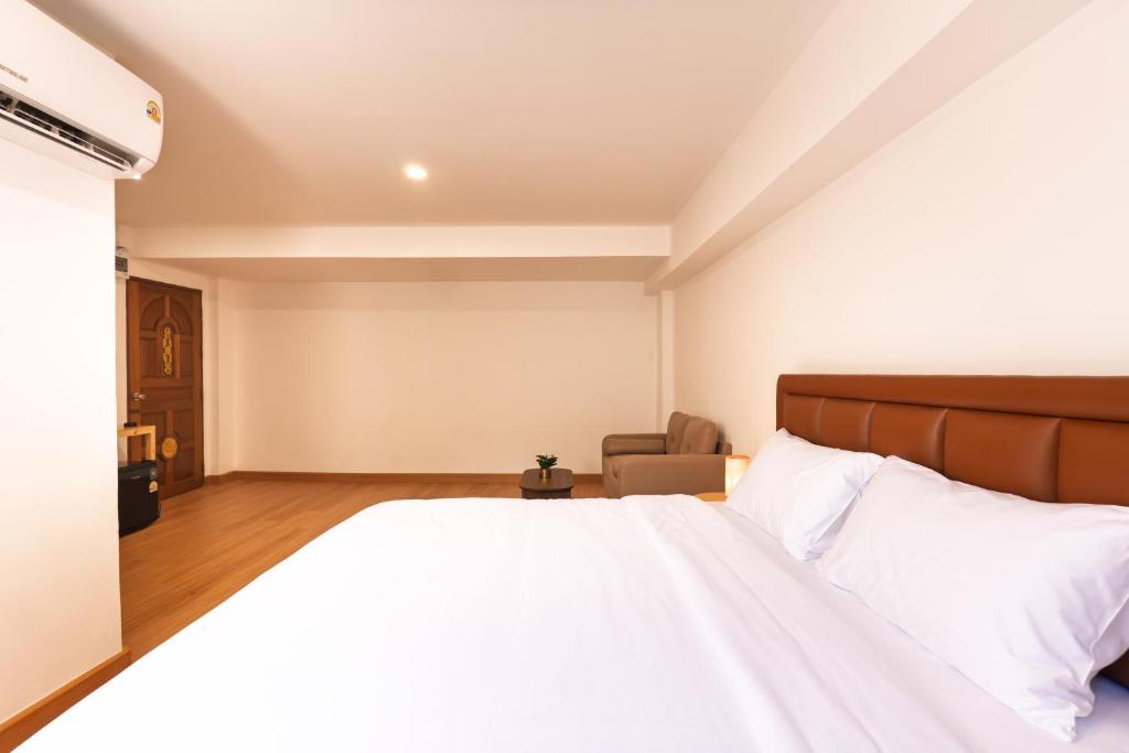 Three One Hotel Room Type - Superior Double Room