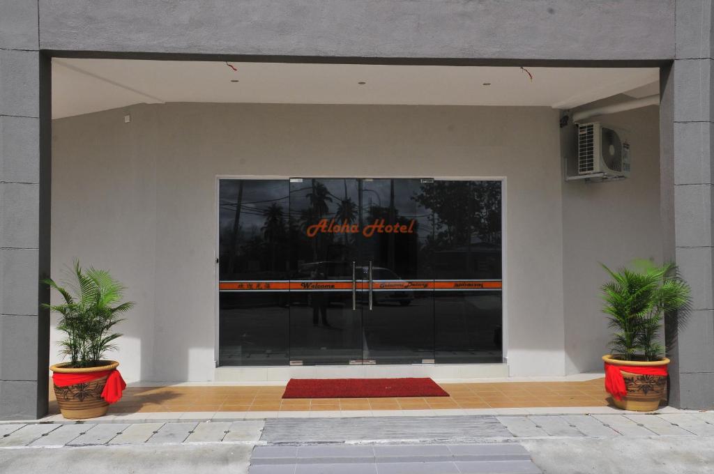 Aloha Hotel photo 2