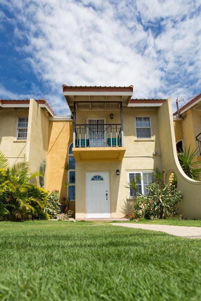 The Oasis I, Portmore Country Club photo 2