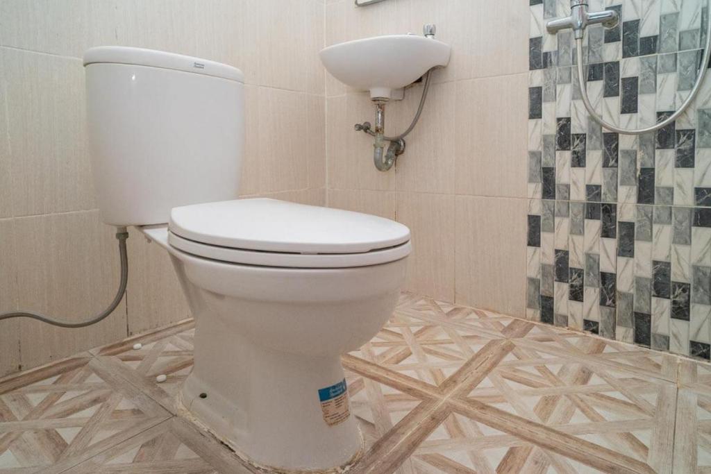 OYO 1957 Riverside Residence Room Type - Standard Double Room