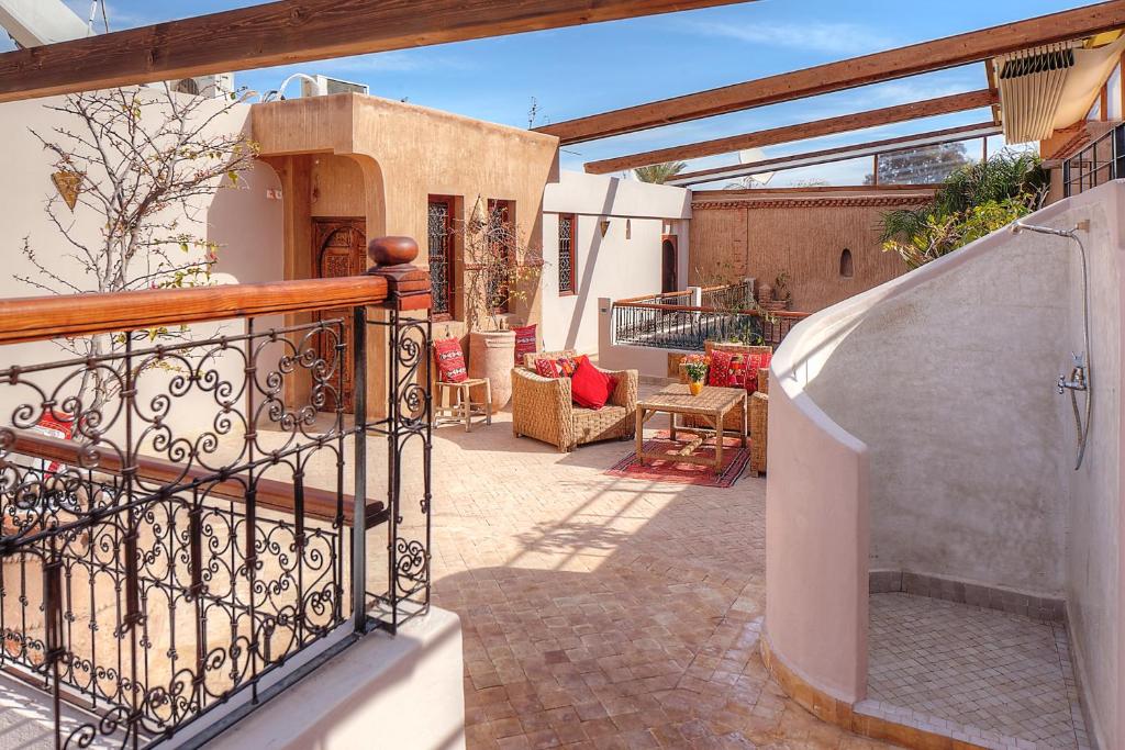 Riad Carina photo 2