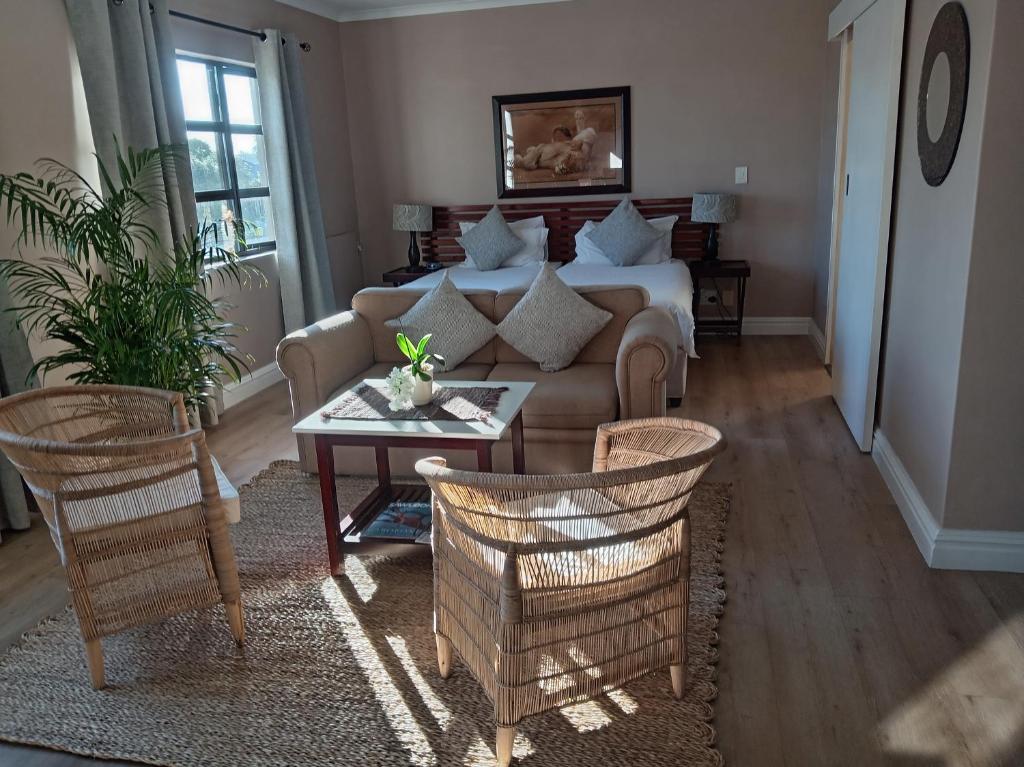La Roche Guest House - Tap to explore photos