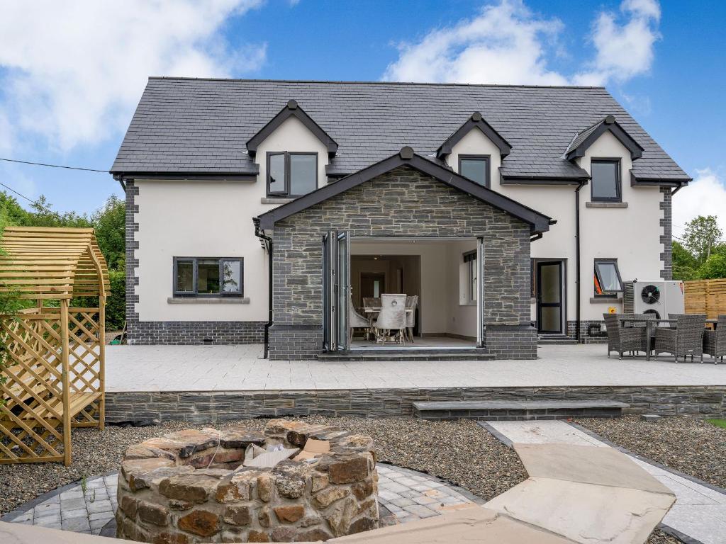 Ty Afon Reg - Uk38509