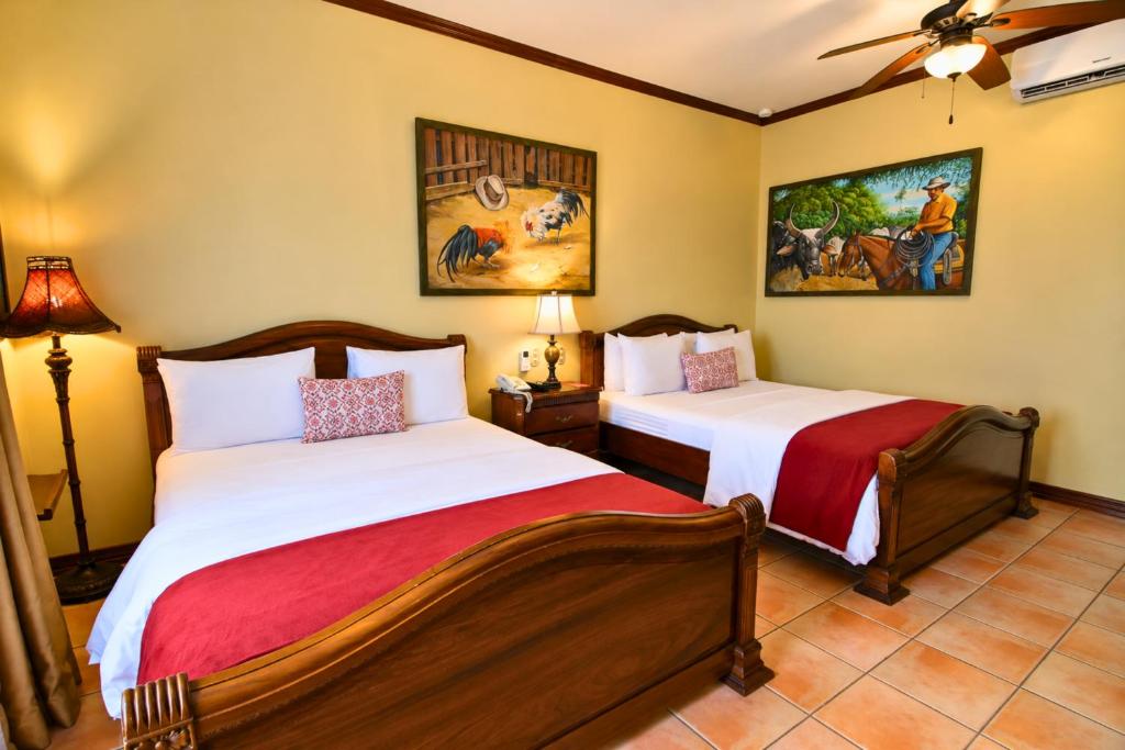 Hotel Casa Roland San José - Tap to explore photos