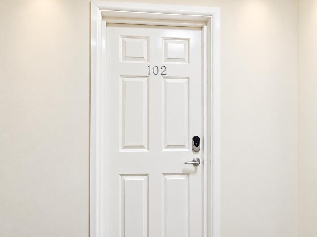 Central Hotel Gloucester Room Type - Deluxe Double or Twin Room