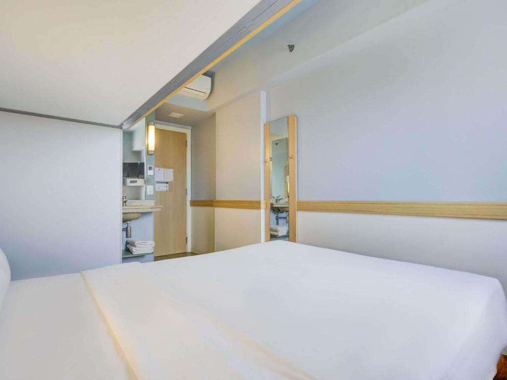 ibis Budget Rio De Janeiro Shopping Nova America Room Type - Standard Double Room with Bunk Bed ibis Budget Rio De Janeiro Shopping Nova America Room Type - Standard Double Room with Bunk Bed