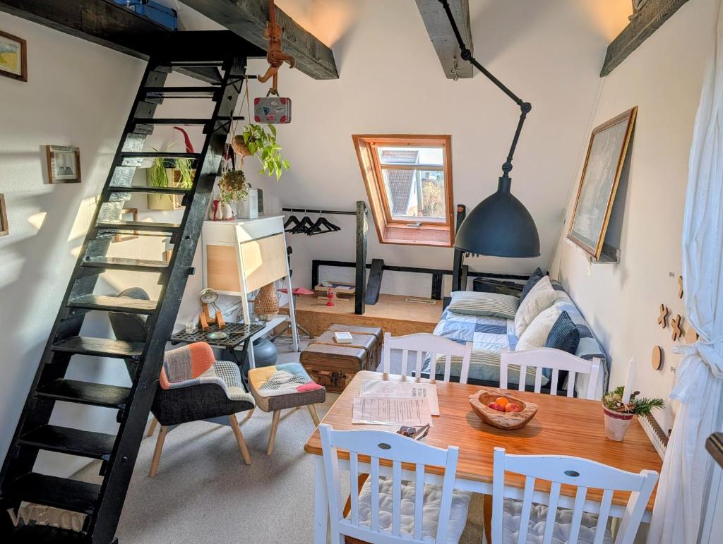 Cozy Haven CPH - Bright loft rooms, easy public transport - Tap to explore photos