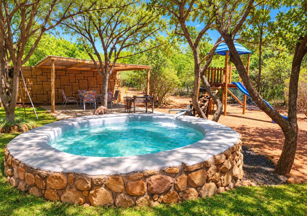 5 Sleeper Bushcamp Chalet Hartbeespoort