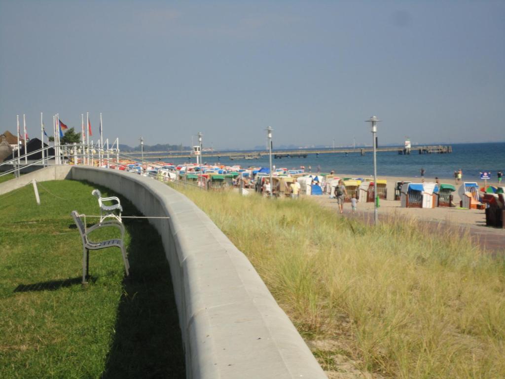 Fewo Am Deich mit Garten, 70m zum Strand photo 2