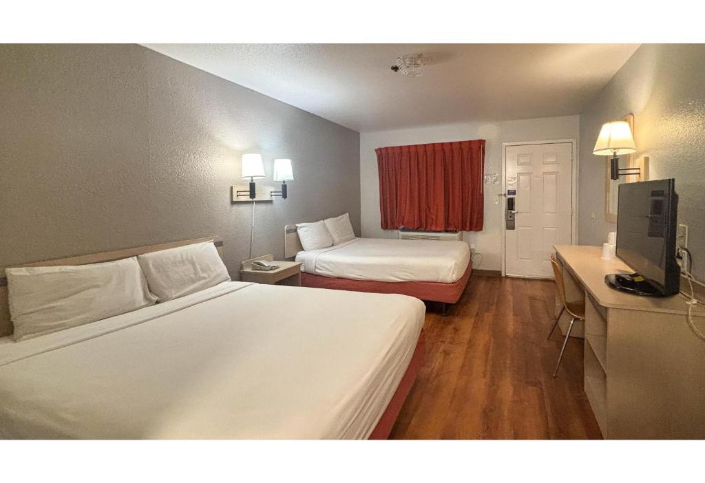 Motel 6 Livermore, CA - Tap to explore photos