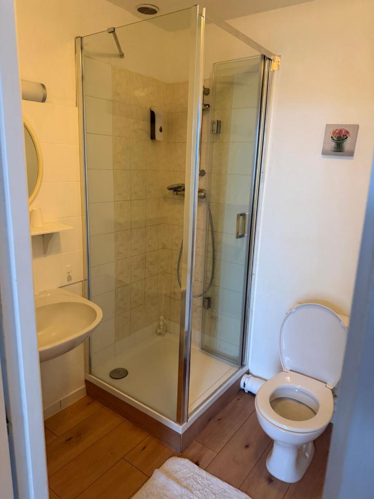 Les Lilas Roses Room Type - Quadruple Room with Garden View Les Lilas Roses Room Type - Quadruple Room with Garden View