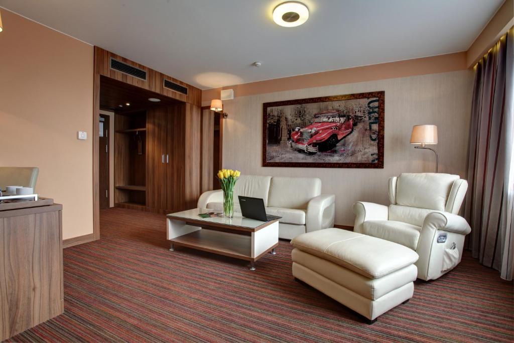 Сьюит (Полулюкс), Haston City Hotel