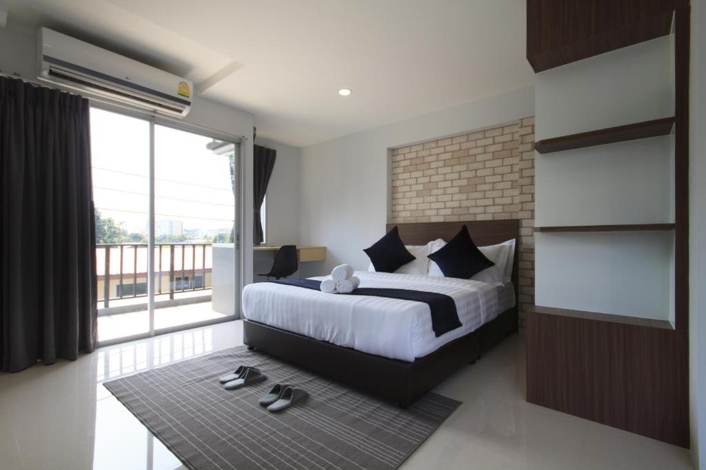 Двухместный (Угловой номер Делюкс с балконом), Q Space Residence