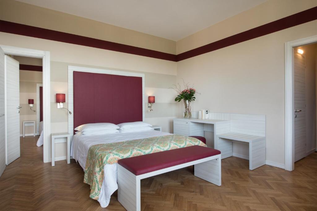 Grand Hotel Panoramic photo 2