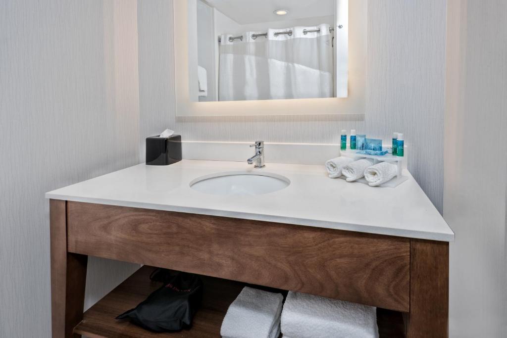 Holiday Inn Express & Suites Round Rock Austin North, an IHG Hotel photo 1