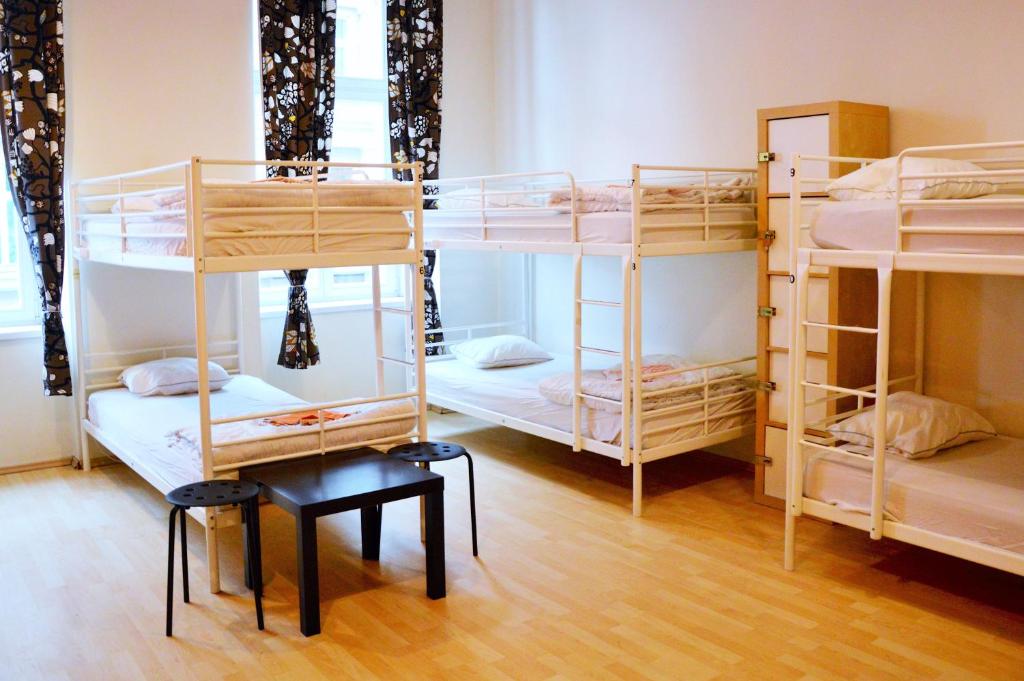 Номер (Кровать в общем номере для мужчин и женщин с 10 кроватями), Grampa's Hostel