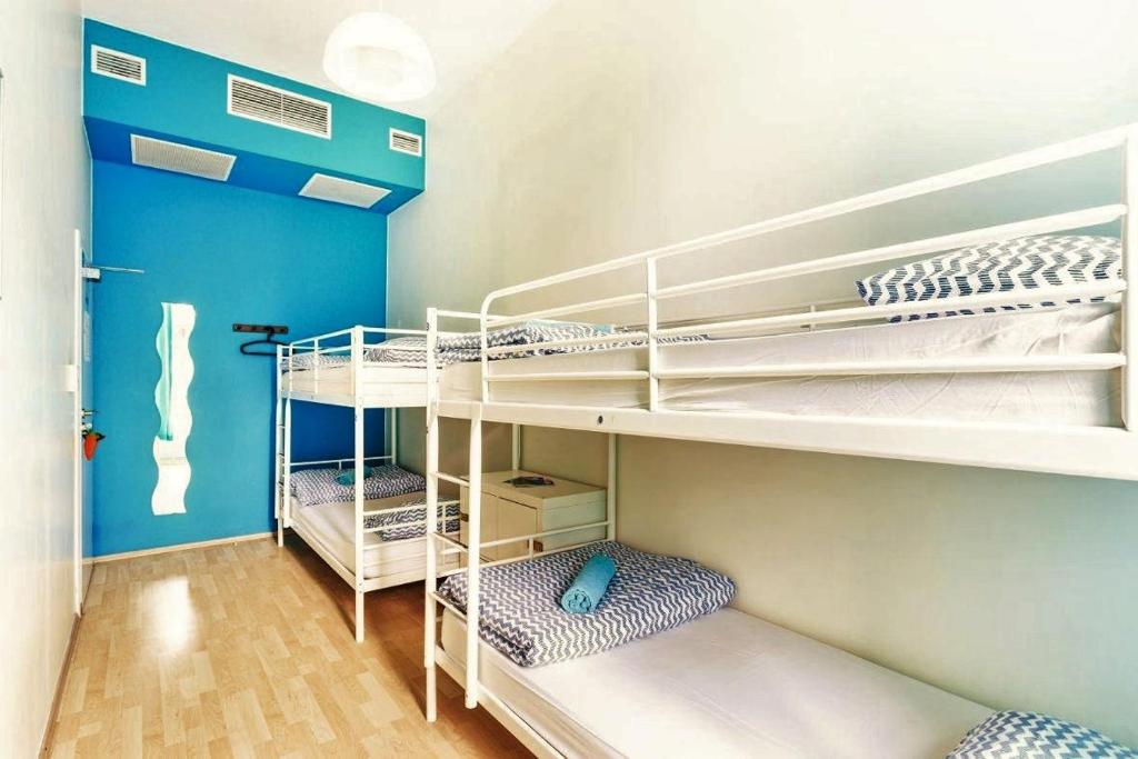 Номер (Кровать в общем 4-местном номере для мужчин и женщин), Grampa's Hostel