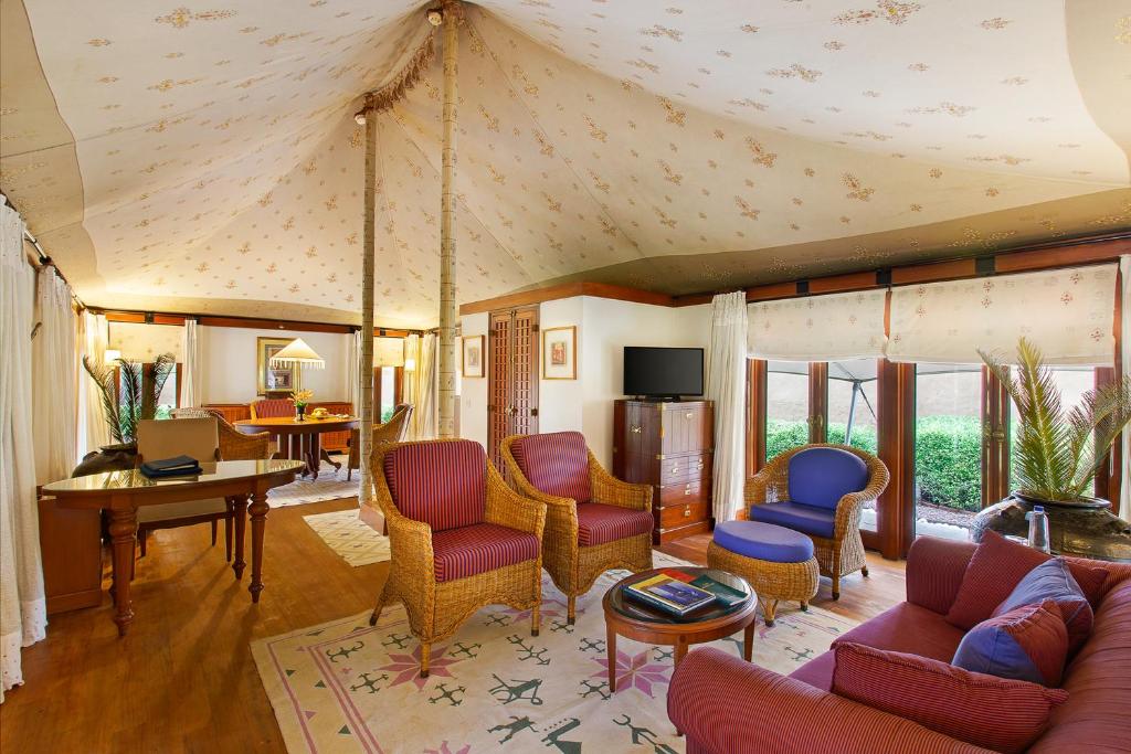 Сьюит (Royal Tent With Private Patio, Garden And Two Way Airport Transfers), The Oberoi Rajvilas Jaipur