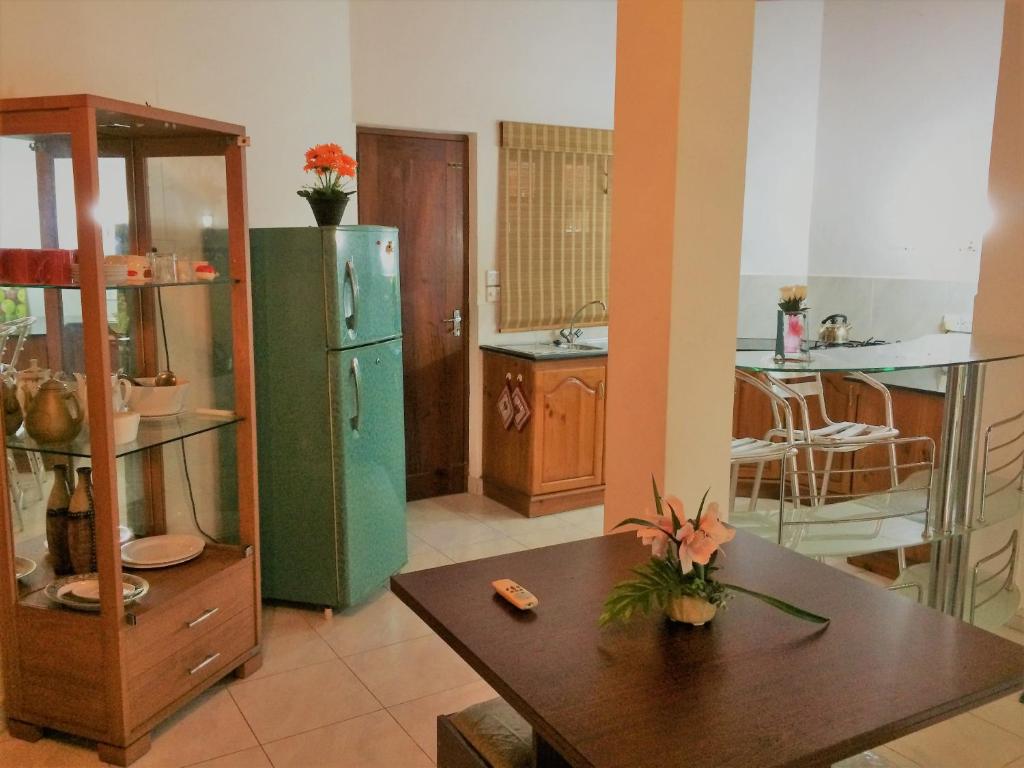 Апартаменты (Garden View Apartment), Romeo And Juliet Guest House