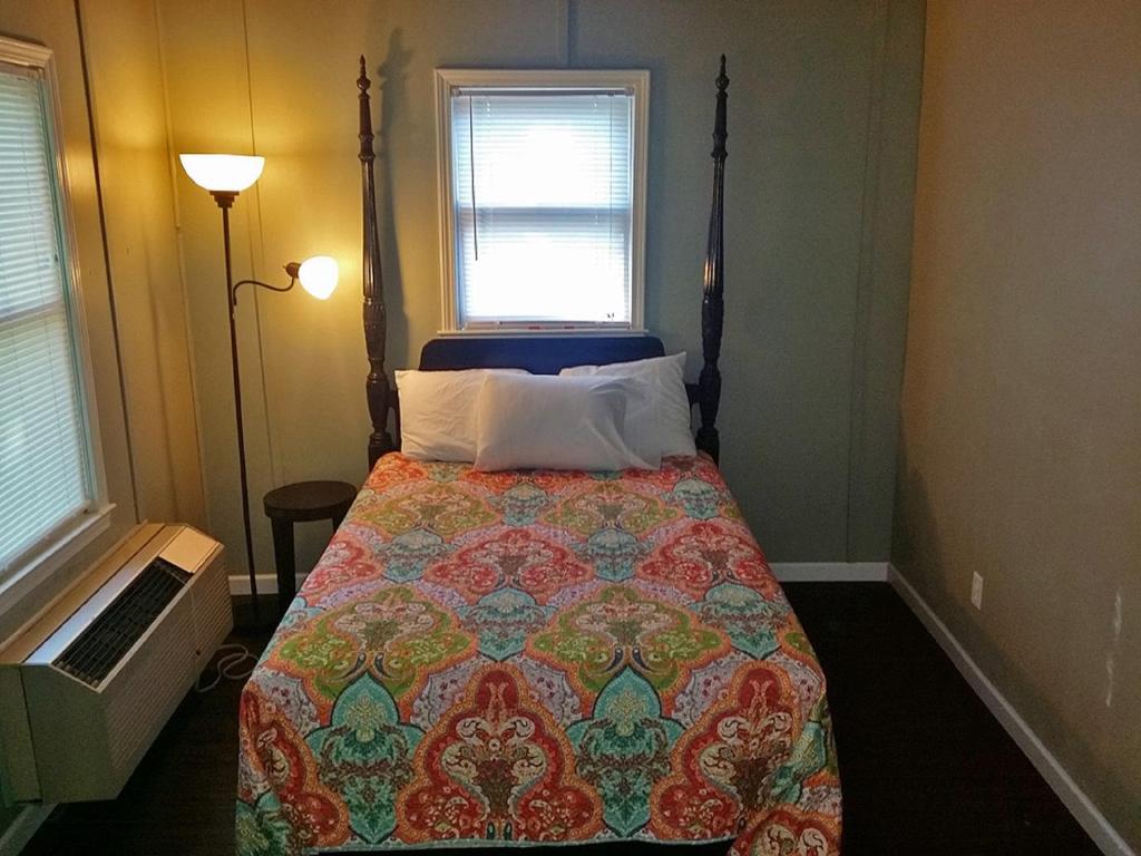 Carolina Landing Camping Resort Two-Bedroom Cabin 1 photo 1