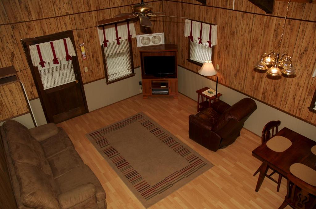 Carolina Landing Camping Resort Luxury Cabin 8 photo 1