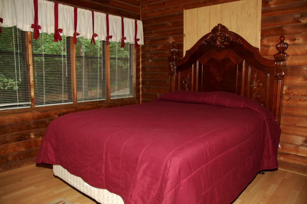 Carolina Landing Camping Resort Luxury Cabin 8 photo 4