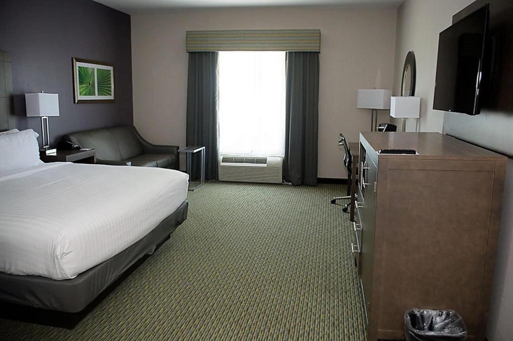 Holiday Inn Express Hotel and Suites Port Aransas/Beach Area, an IHG Hotel photo 4