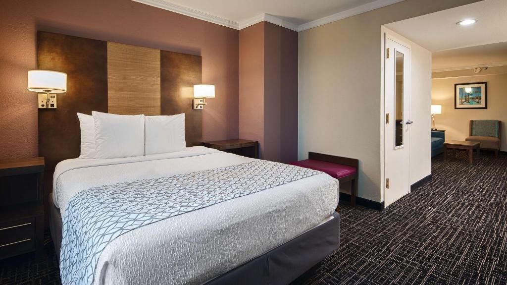 Best Western Fort Myers Inn and Suites photo 4