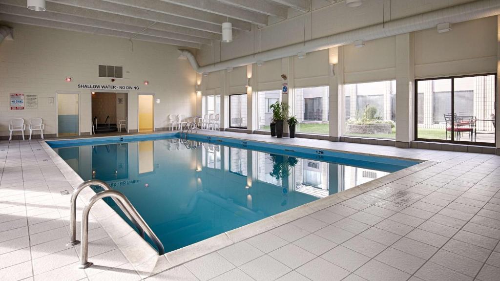 Best Western North Bay Hotel & Conference Centre photo 2