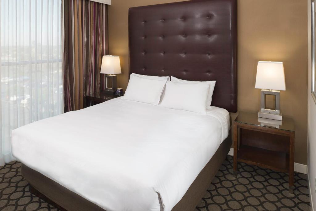 Hyatt Regency Orange County Room Type - Two-Bedroom King Suite