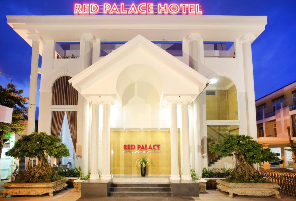 Red Palace Hotel