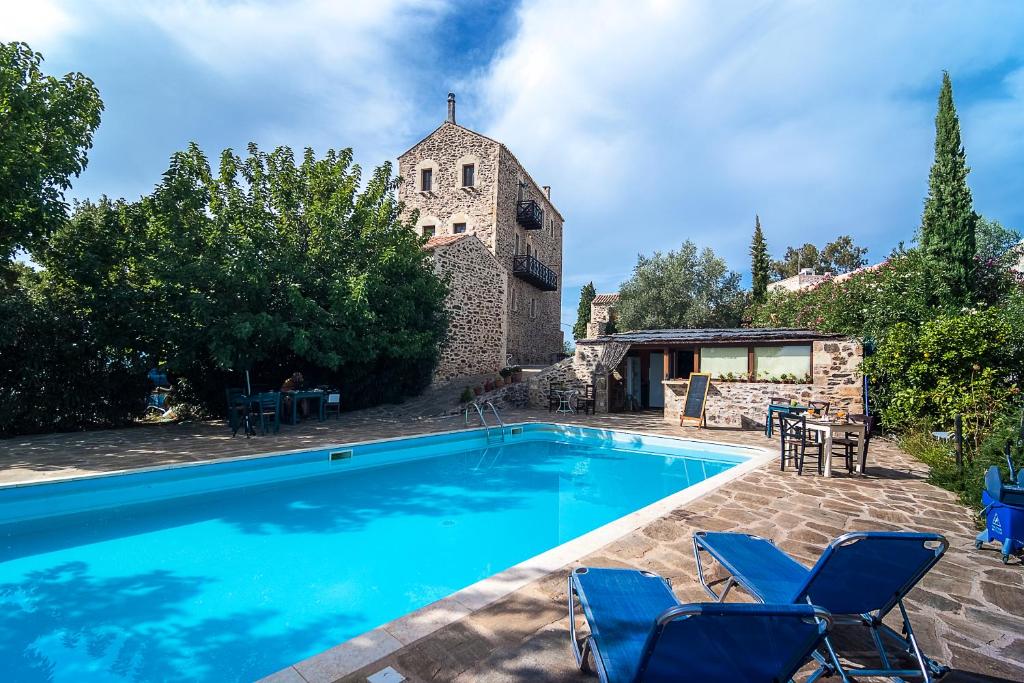 Petropoulakis Tower photo 1