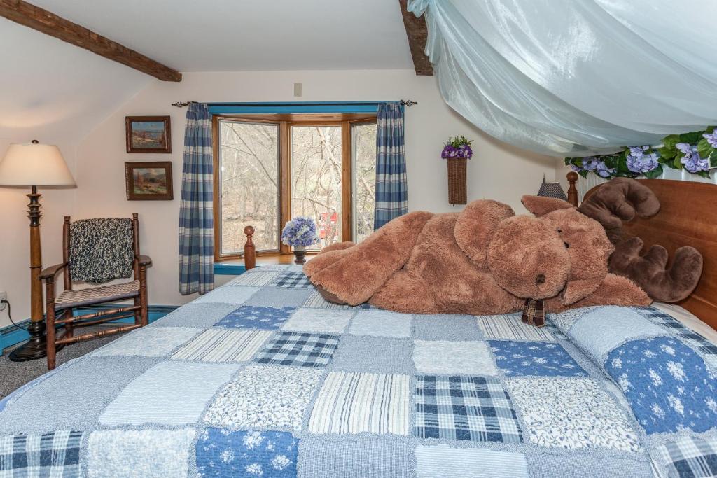 The Inn at Buck Hollow Farm image