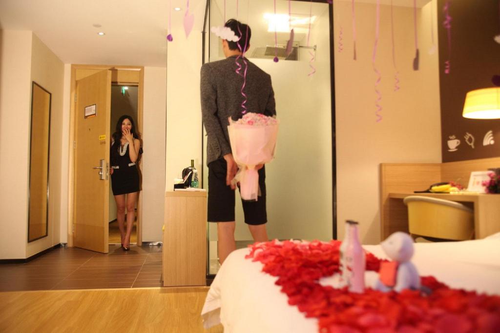 Двухместный (Mainland Chinese Citizens - U Plus Romantic Double Room), IU Hotel Xian Zhonggulou Square
