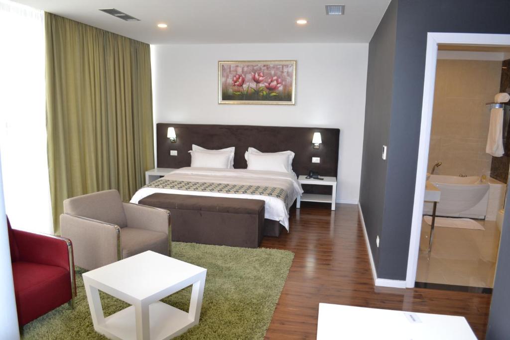 Havana Hotel photo 2