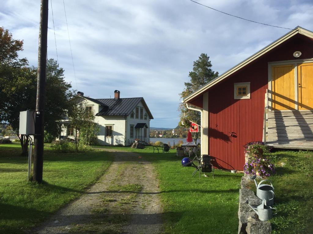Höglunda Gård B&B Lantgård