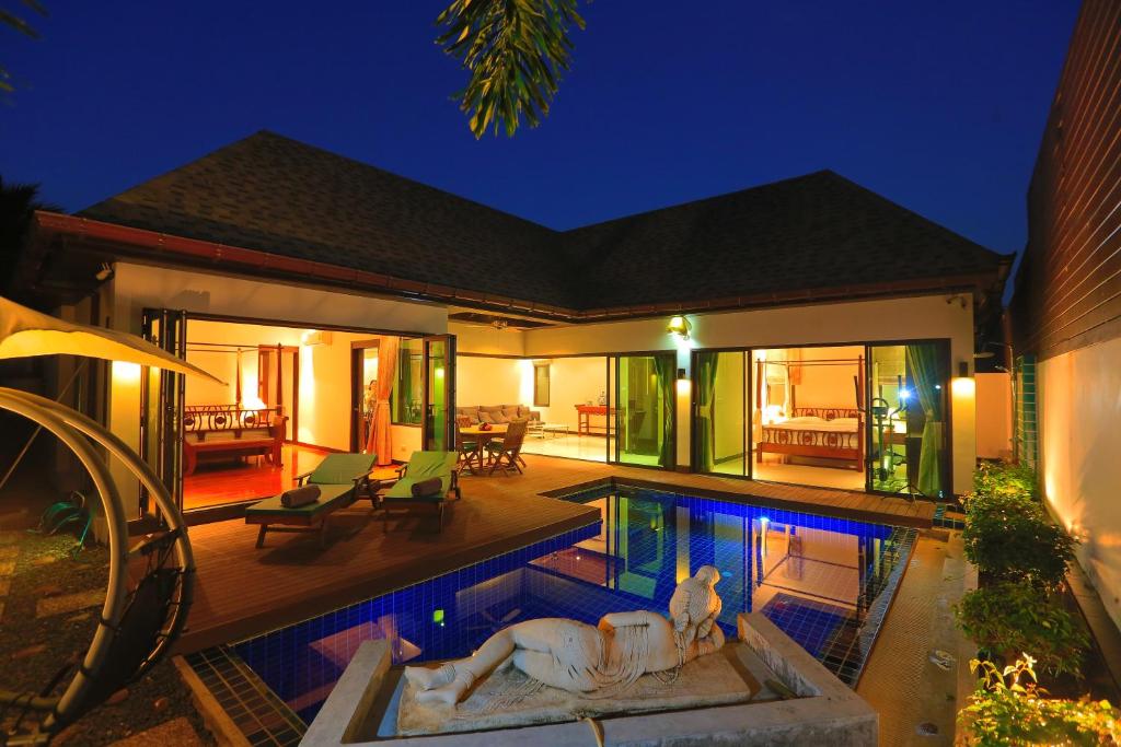 Naiharn Beach Villa photo 1