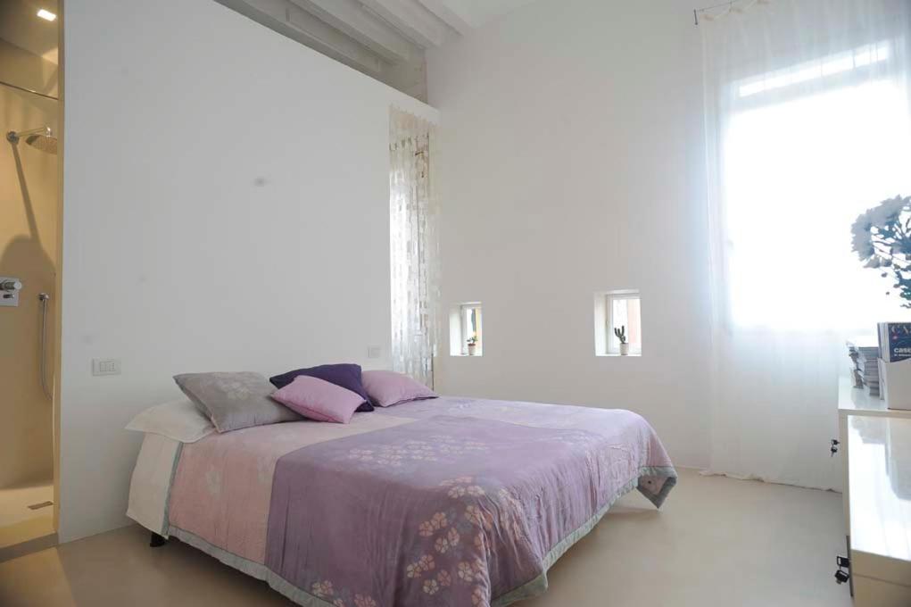 Rialto apartment canal view photo 4