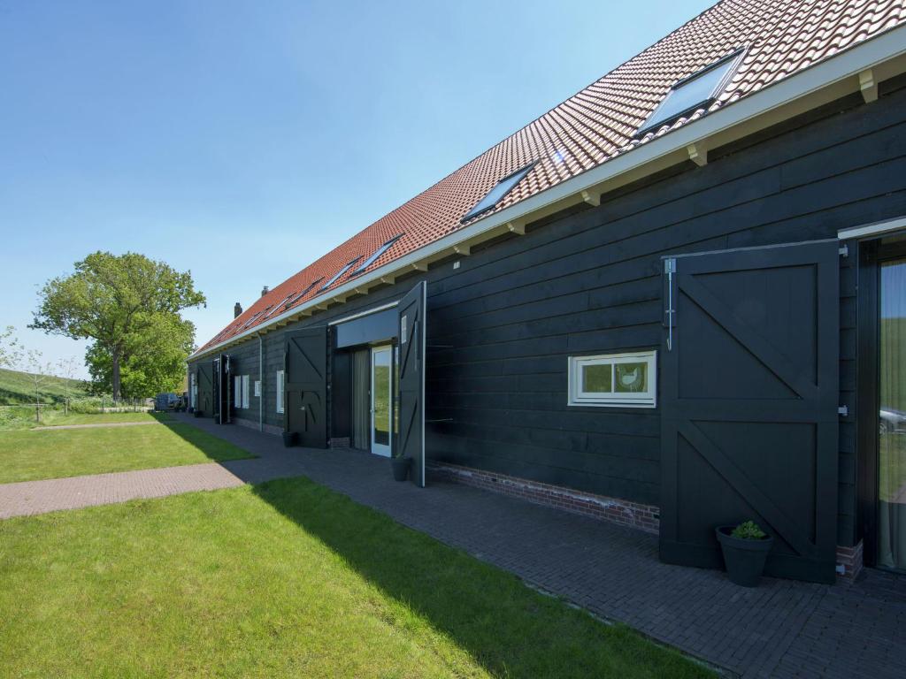 Spacious holiday home at 50 m. from the Oosterschelde photo 4