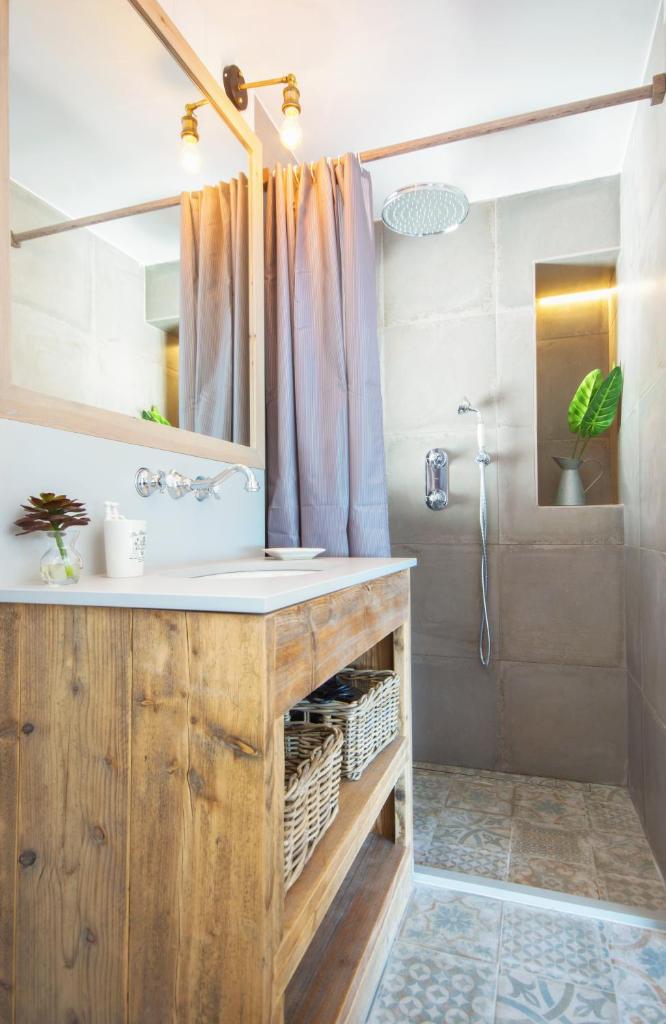 The Beach House Studios & Suites photo 3