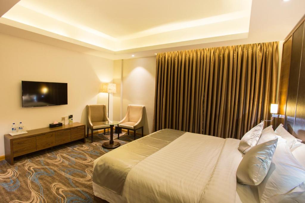 Golden Tulip The Grandmark Dhaka photo 3