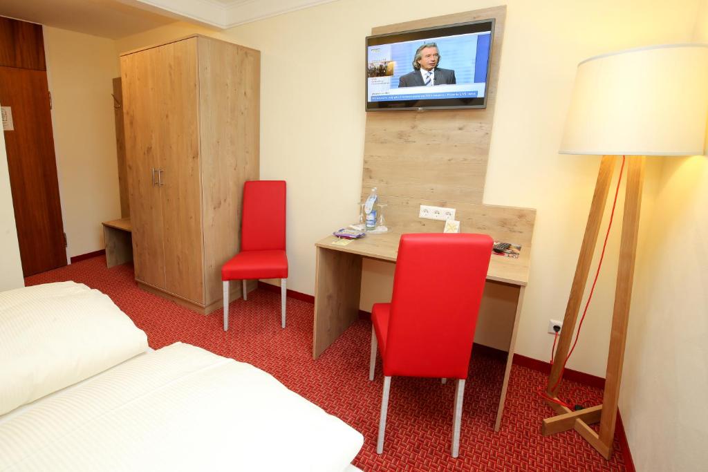Hotel Hirsch photo 4