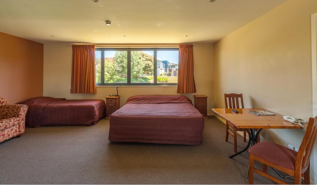 Waterfront motel photo 2