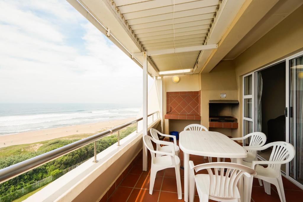 Beachfront Apartments @ Amanzimtoti photo 3