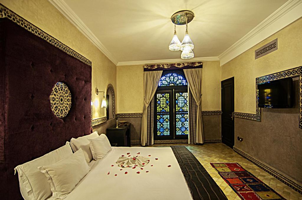 Сьюит (Посольский люкс с гидромассажной ванной), Palais Ommeyad Suites & Spa