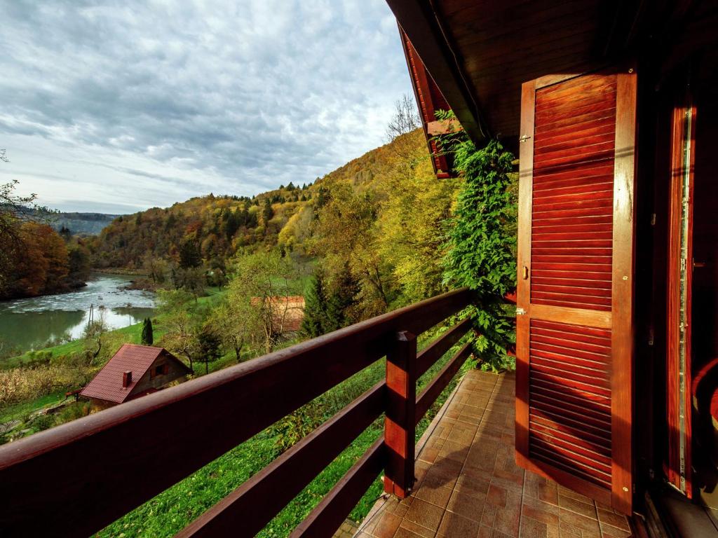 Serene holiday home in Dolu with private garden photo 1