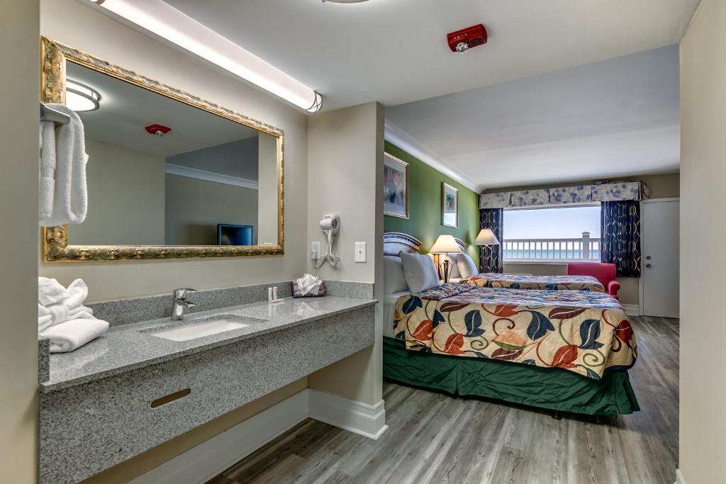 Beachcomber Inn & Suites photo 4