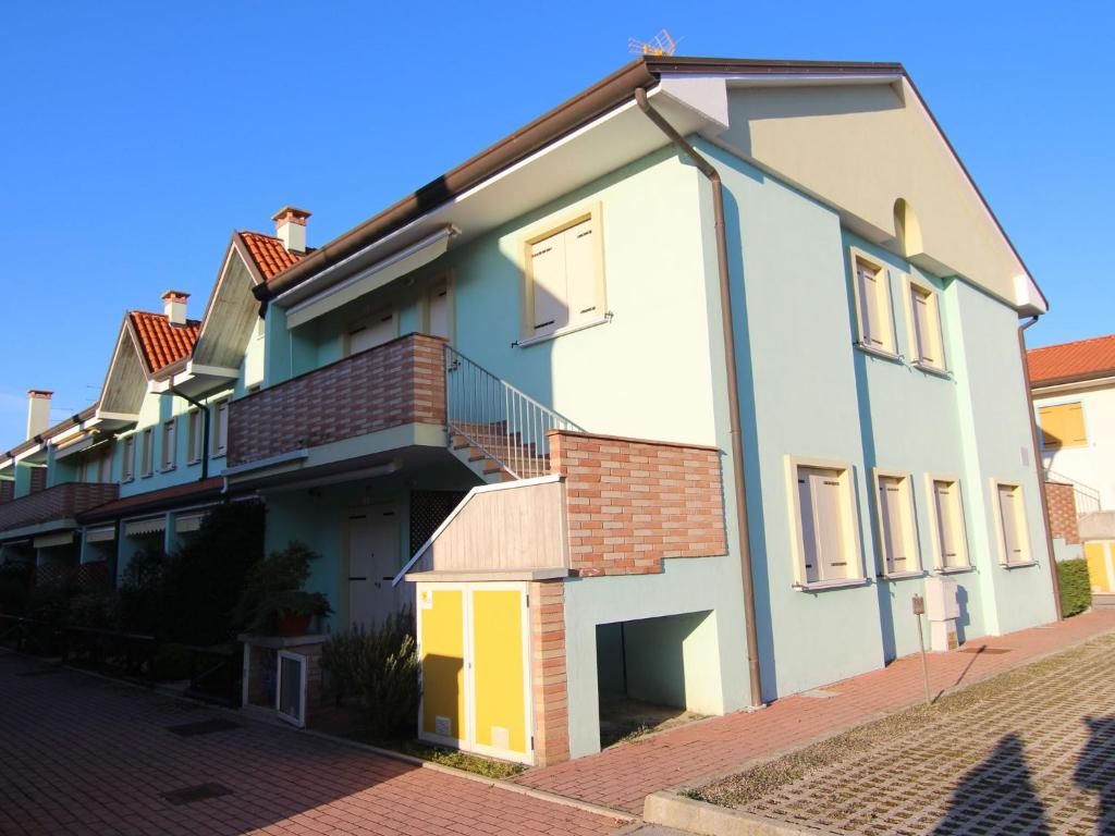 6 Person Apartment in Rosolina Mare with Swimming Pool photo 2