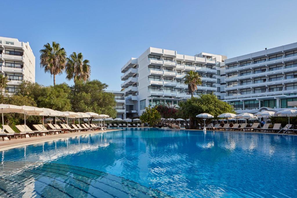 Grecian Bay photo 2